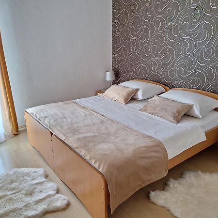Villa Suzy-Apartments Suzana Lovran Exterior foto